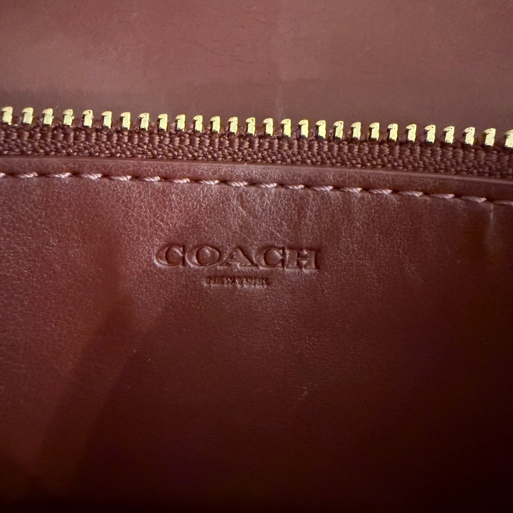 COACH Beige Signature Embossed Leather Turnlock Wristlet Clutch Bag 8x5 No Strap - Picture 2 of 11
